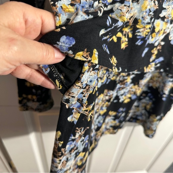 J. Jill size small tiered front tunic, black floral, cotton blend - Picture 8 of 11